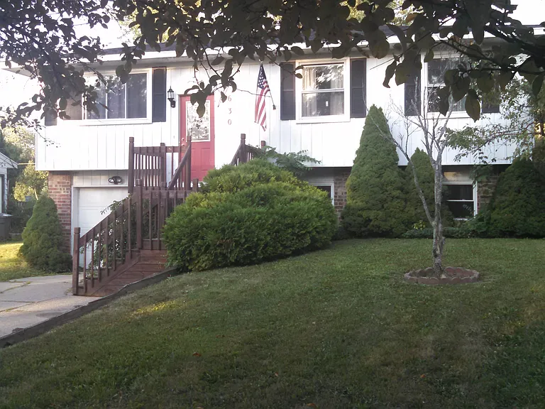630 Ferndale Ave NW — Photo 2