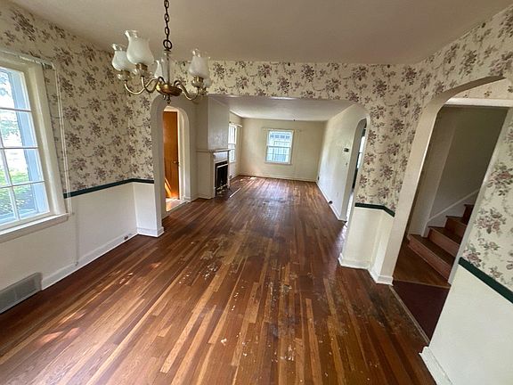 4th image of 4410 Wallace Ave
