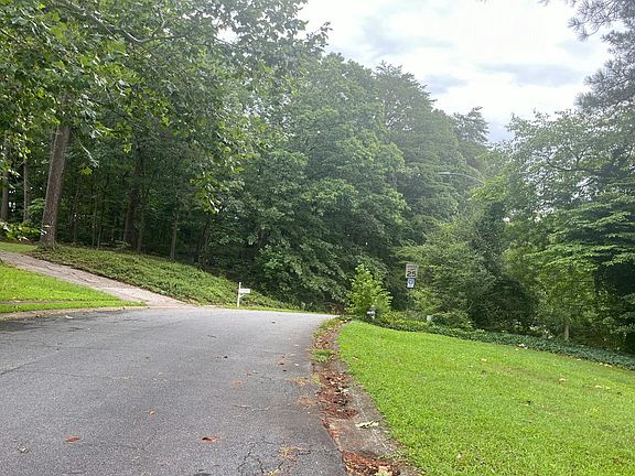 4th image of 608 Holt Rd NE
