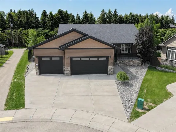 24 N Vermont Close, Olds, AB T4H 0C3