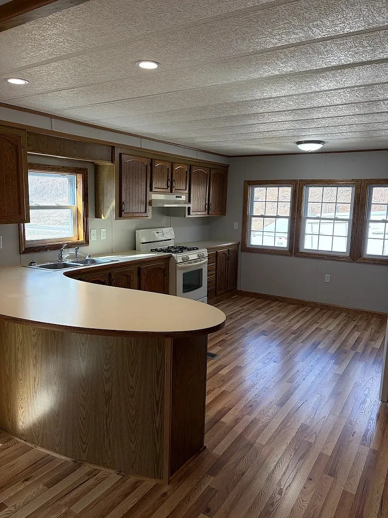 2 bed, 924 sqft, $2,000 — Photo 1