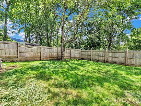 3rd image of 144 Pine Haven Dr