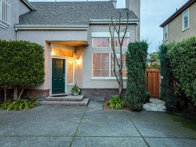 2147 Falcon Ridge Dr — Photo 5