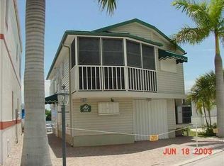 393 Nettles Blvd, Jensen Beach, FL 34957