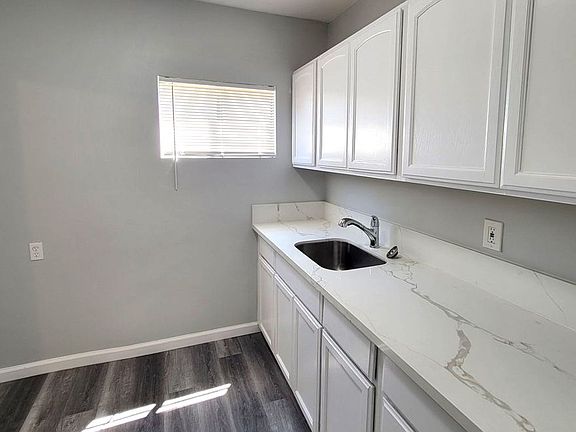 2nd image of 1450 Coronado Ave #4