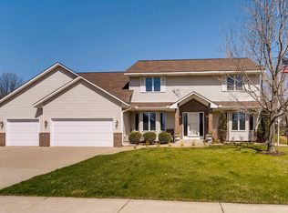 2025 63rd St E, Inver Grove Heights, MN 55077