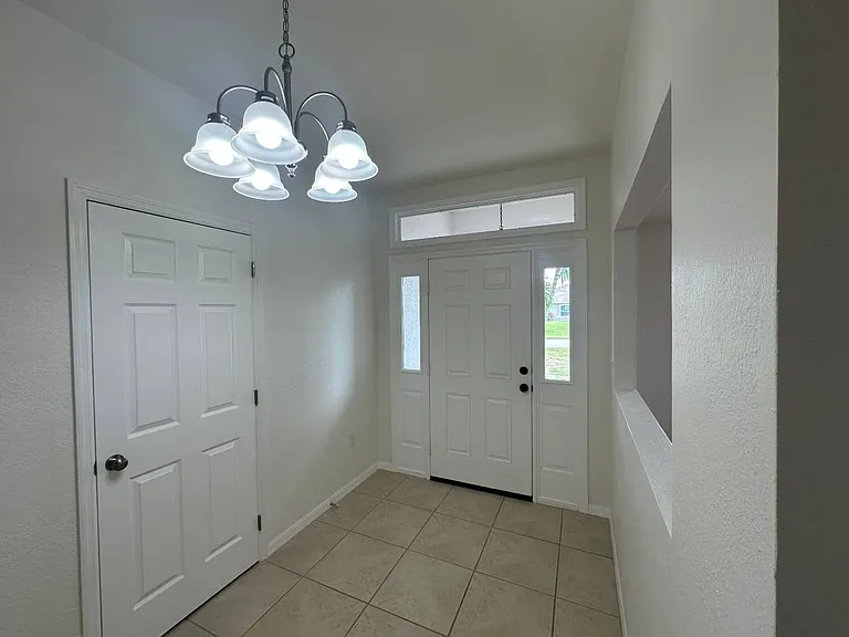 1603 NE 34th Ln — Photo 10