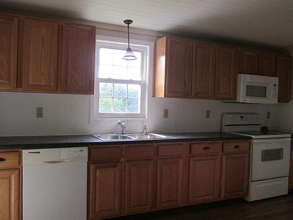 3rd image of 45 Tiffany Dr