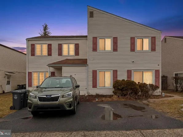 6 Pennington Ln, Quakertown, PA 18951