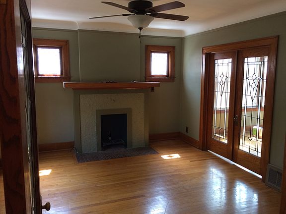 3rd image of 1443-1-2 Beaconsfield Ave