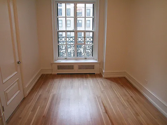 Rented by Verdi Square Realty | media 16