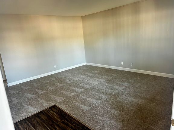 3rd image of 19 Coleman Pl APT 23