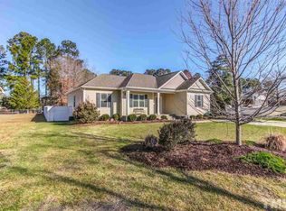 605 Camellia Dr, Four Oaks, NC 27524