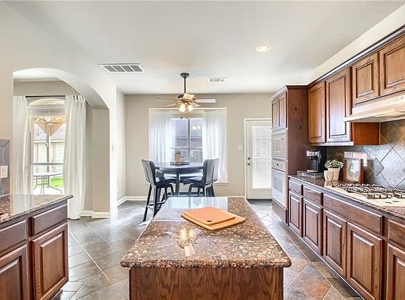 5th image of 10113 Big Thicket Dr