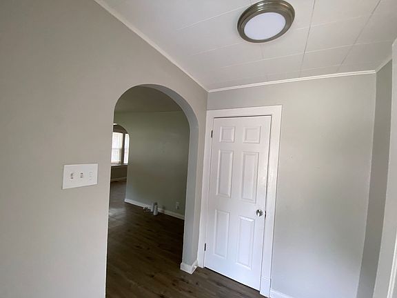 3rd image of 436 Thomas Ave