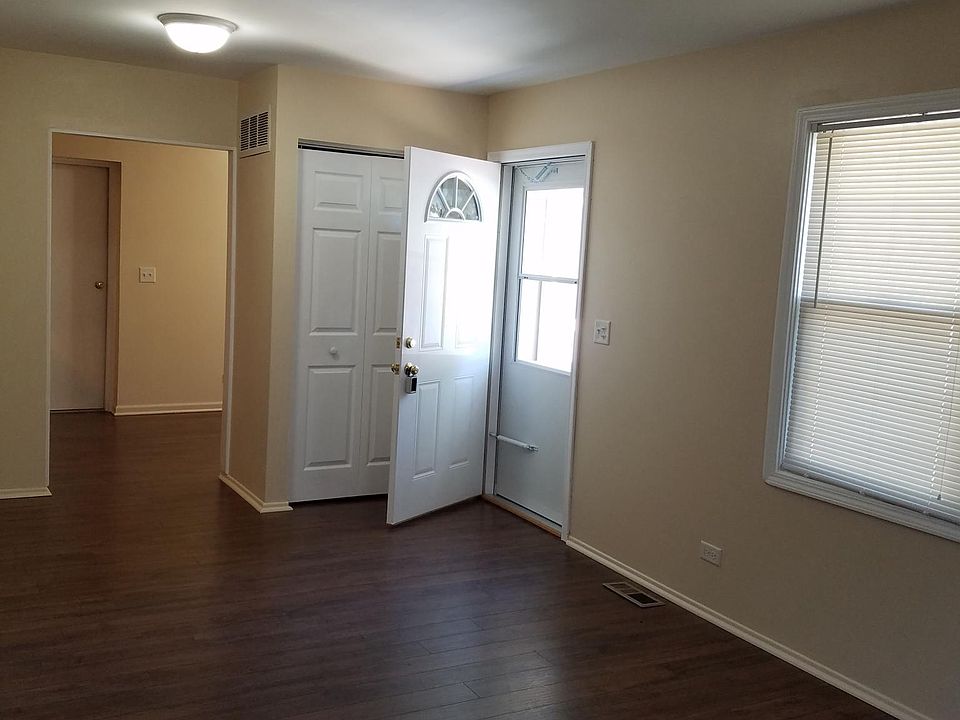 202 Emerson Ct Bloomingdale IL Zillow