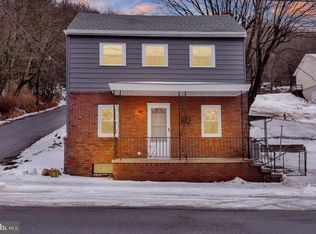 388 E Bacon St, Pottsville, PA 17901