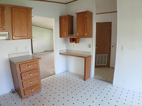 4th image of 5472 Collingwood Ave