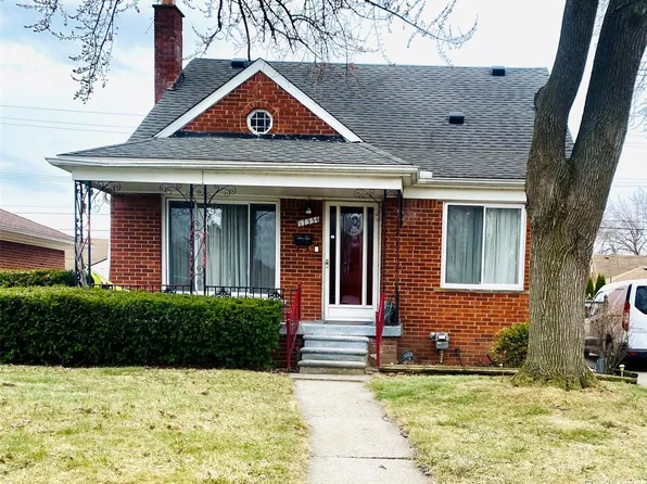 17334 Sprenger Ave, Eastpointe, MI 48021