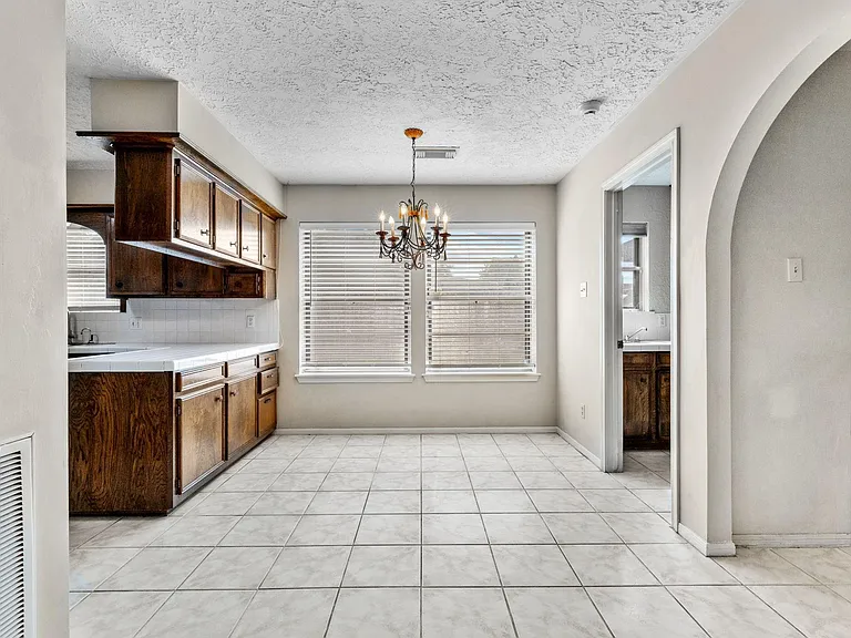 4010 Paraguay Cir — Photo 10