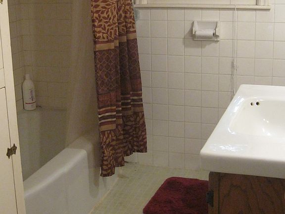 5th image of 4515 Lloyd St