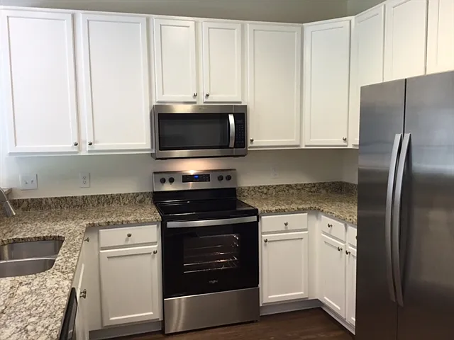 1425 Gemstone Blvd — Photo 6