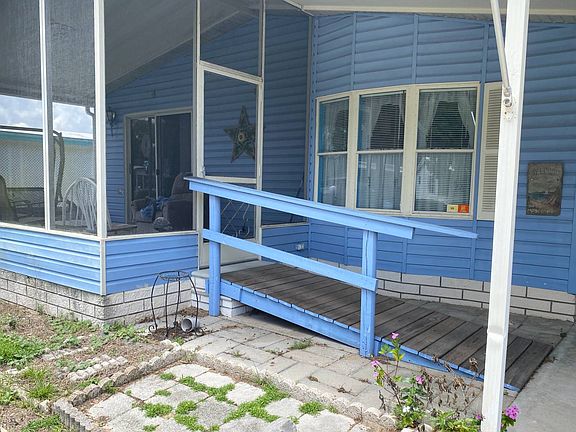 3rd image of 5740 SW 55th Ave