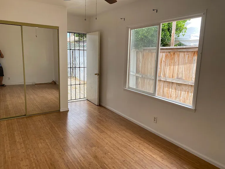 5347 N Olive Ave — Photo 3