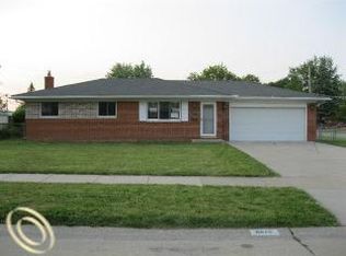 8549 Gettysburg Dr, Sterling Heights, MI 48313