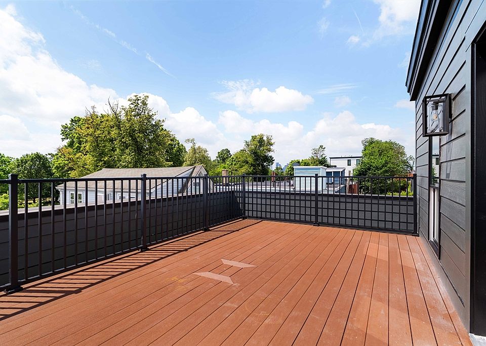 2nd image of 655 Saratoga St #4
