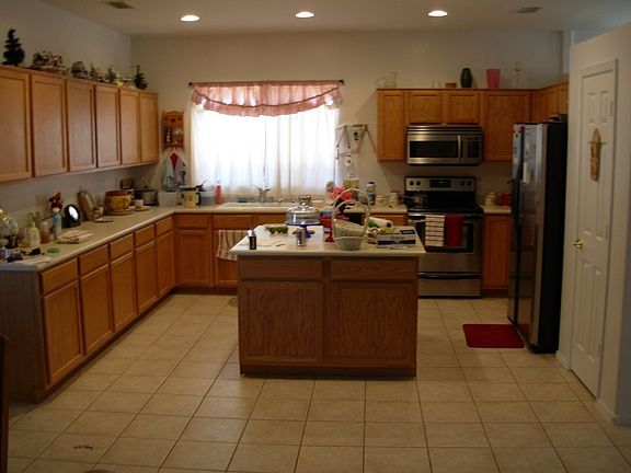 3rd image of 8326 W Mohave St