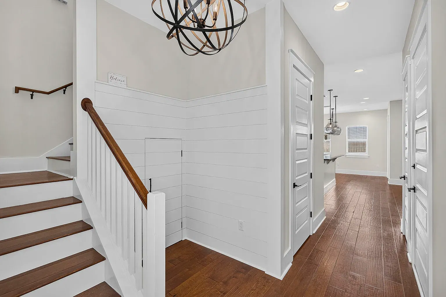 3 bed, 3.5 bath, 2060 sqft, $3,100 — Photo 3