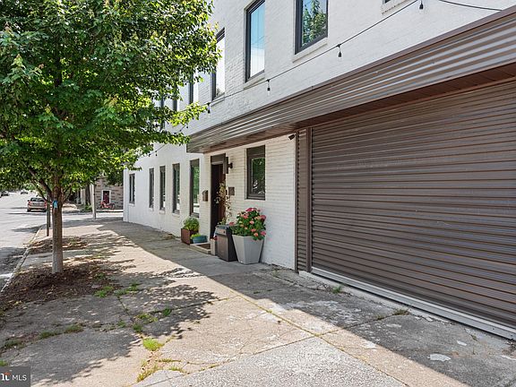 3rd image of 3142 Elliott St
