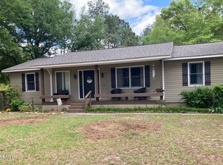 1404 Eastview Dr, Aberdeen, NC 28315