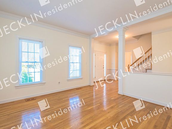 5th image of 10653 Anna Marie Dr
