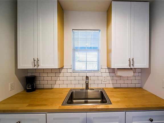 3rd image of 901 Valdez St #3