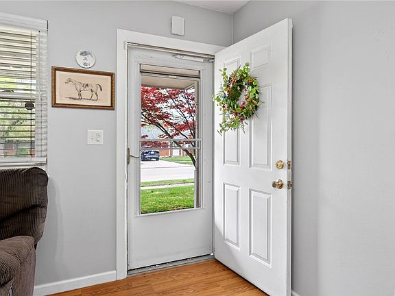 5th image of 2812 Pinegrove Dr