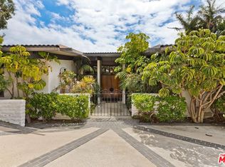 956 Linda Flora Dr, Los Angeles, CA 90049
