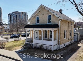 51 Dupont St S UNIT A, Waterloo, ON N2J 2G8