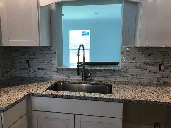 2nd image of 2098 SW Idaho Ln
