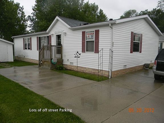 4th image of 956 Indian Creek Dr