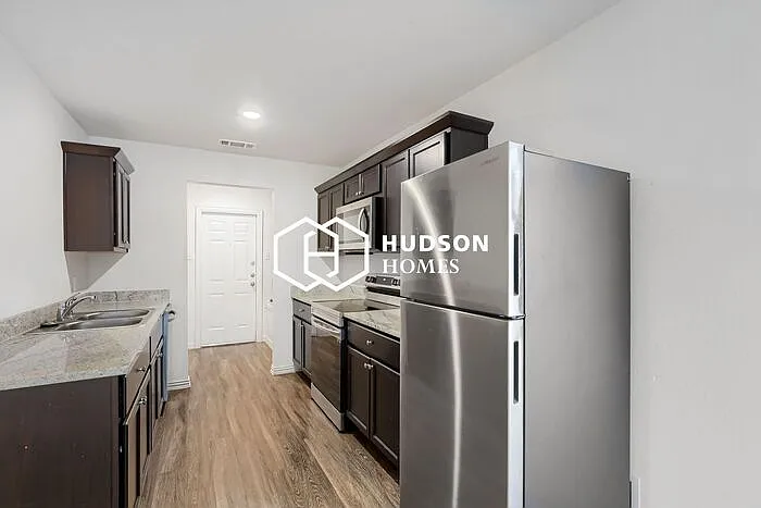 518 S Knob St #B — Photo 6