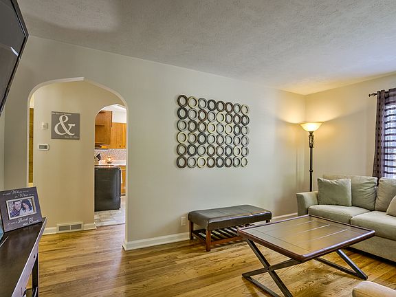5th image of 6231 S 39th St
