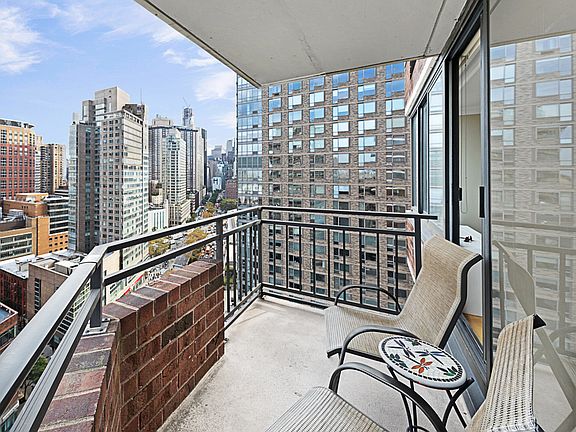 4th image of 1991 Broadway APT 21B
