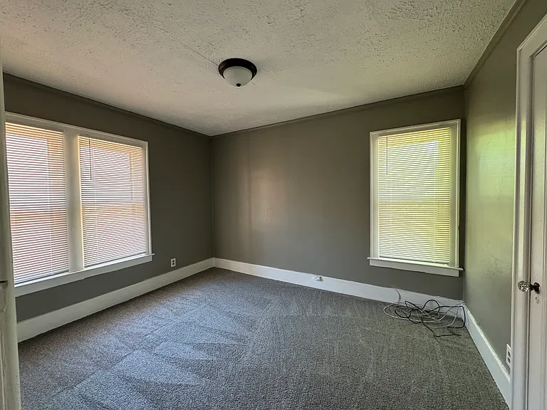574 W Goldengate St — Photo 14