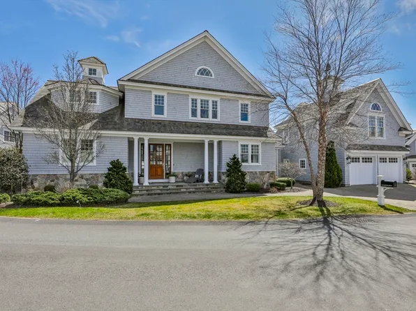 5 Coastline Dr, Mashpee, MA 02649