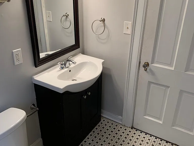 931 Nassau St #1 — Photo 5