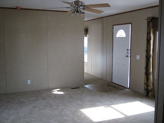 4th image of 1010 Gaylyn Cir #240