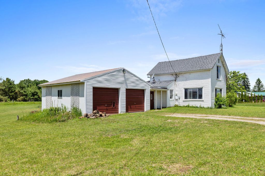 8938 Gibson Ave, Lake, MI - View 2