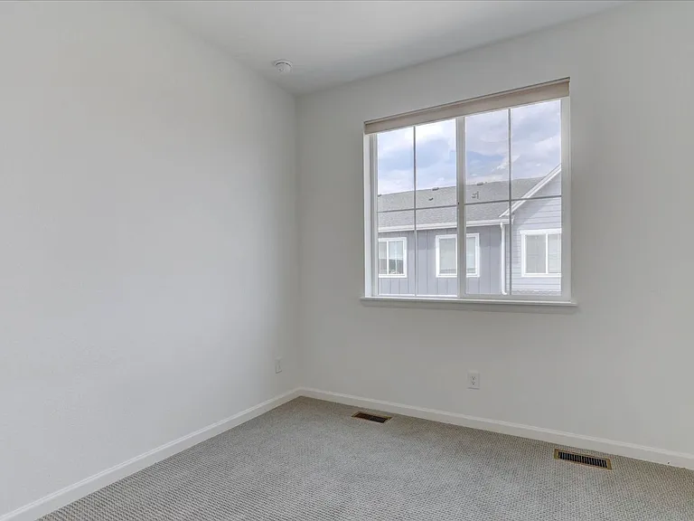 1828 S Poplar Ct — Photo 17